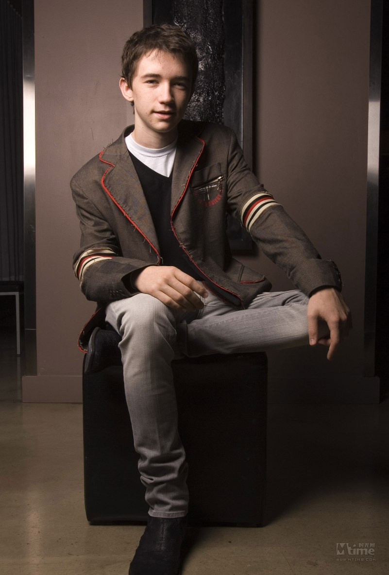 连姆 艾肯 liam aiken