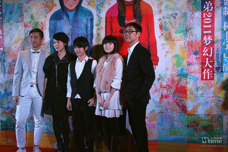 《星空》首映礼 徐娇感受<em>初恋</em>还原制服<em>美少女</em>
