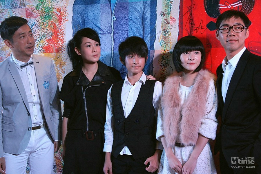 《星空》首映礼 徐娇感受<em>初恋</em>还原制服<em>美少女</em>