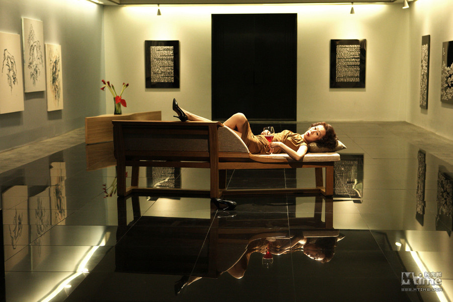 《下女》导演新作首曝预告 一品金钱之味