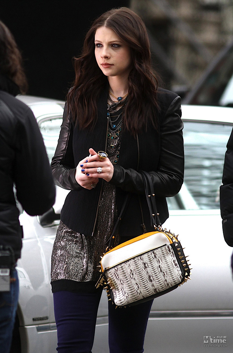 《<em>绯闻女孩</em>》片场 坏女王G 崔切伯格紫色恨天