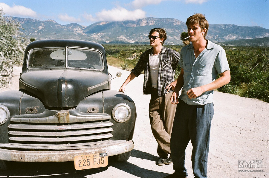 《在路上》发角色海报 众女星饱经沧桑出镜 - 