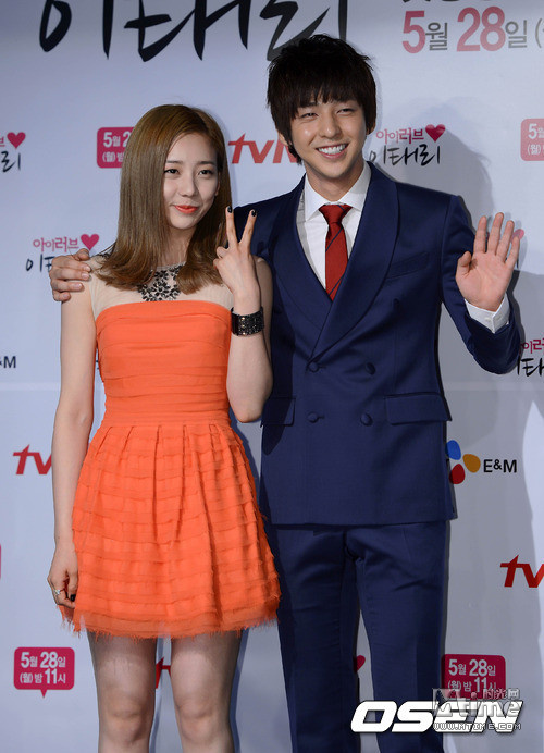 《我爱李泰利》新闻发布会 朴艺珍金基范出席