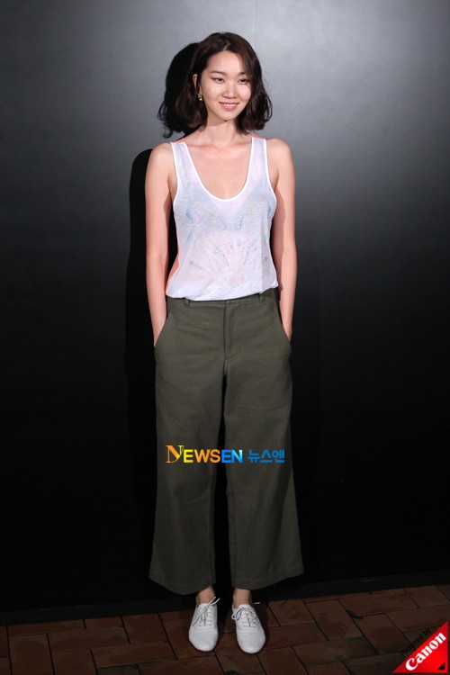 裴斗娜现身新店开业 韩国顶级时尚明星争艳–