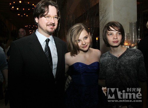 《美版生人勿进》全球首映 莫瑞兹淑女也俏皮