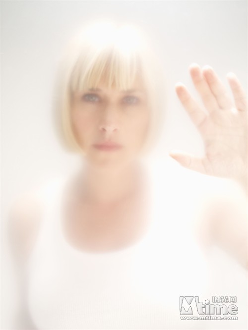 女主角阿奎特透露《灵媒缉凶》再次被砍–+M