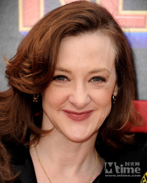 《火星救母记》首映 小美女贝拉索恩最靓丽