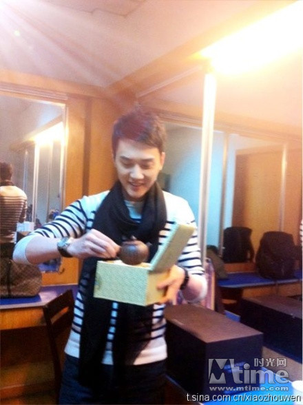 [转载]冯绍峰杨幂做客《超级访问》 回应峰幂恋