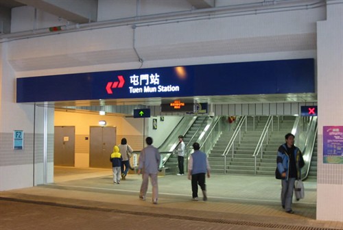 本站放映:《香港奇案之屯门色魔》(导演:查传谊)