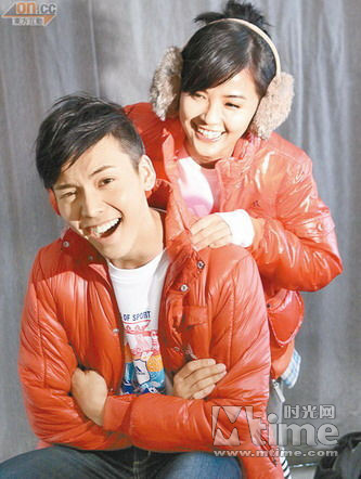 陈伟霆否认与阿Sa分手自曝经常和<em>女友</em>打<em>电话</em>