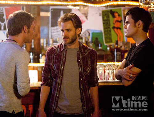 《吸血鬼日记》新狼人加盟 Klaus与其碰撞田纳