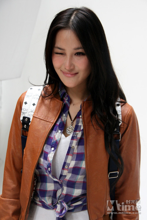 致命闪玩 杀青主创抵京 方力申张馨予萌囧搞怪