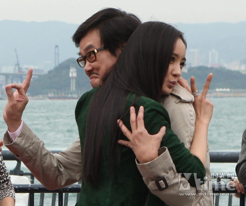 八星抱喜 香港探班 豪华阵容曝光杨幂首贺岁–