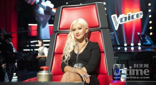 阿奎莱拉千万天价续签《美国之声》第三季