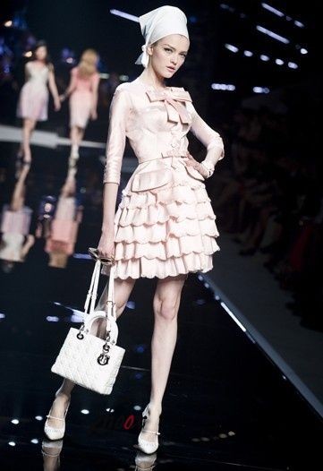 <em>DIOR</em>2010<em>少女系列</em> 像明星那样穿衣服 电影