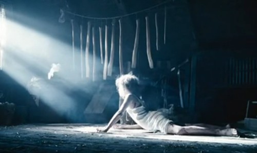 <em>晨曦中的女孩</em>(2005)