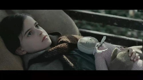 谁知道时尚先锋香奈儿里coco小时候的扮演者