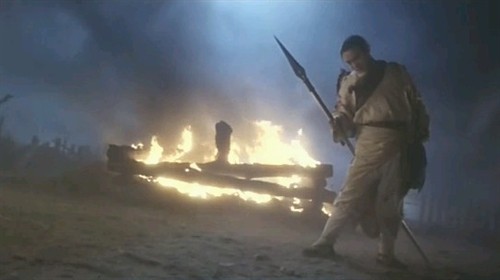 连杰设计的这把夺命锁喉枪