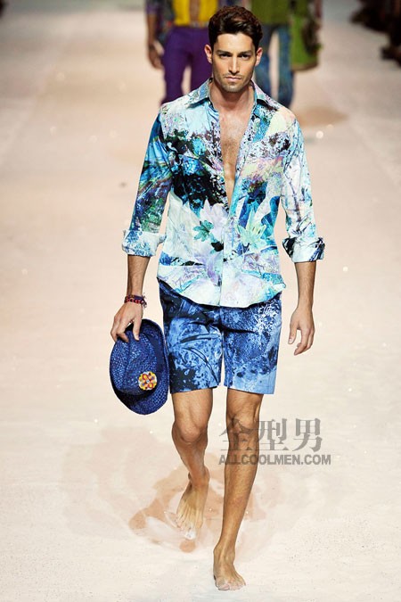 最新时尚短裤图片 101648.76575169.jpg