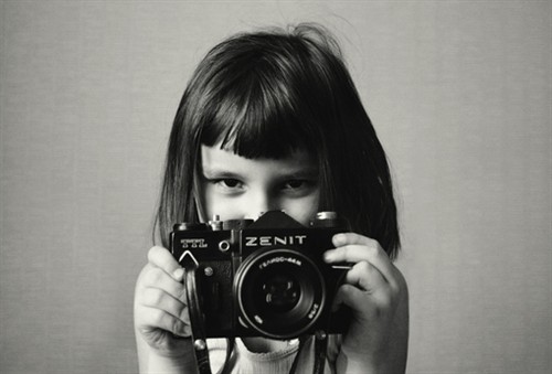 拍照怎么拍成黑白的 212946.41659994.jpg