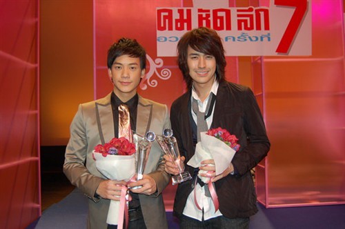 Ruj【歌曲追踪】《一心一意爱你》 MV(泰文字