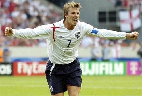 圆月弯刀bei--贝影