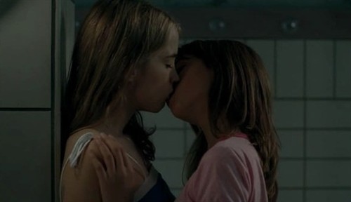 这萝莉谁啊?好像是一部女同电影里的 萝莉控 电