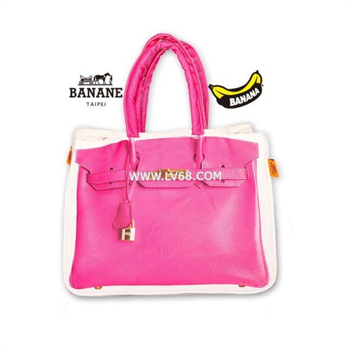 请问这是什么牌子的包包? 最近街拍照片上常看