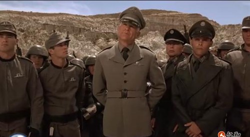 军服近似纳粹军服而