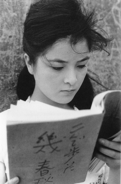 1978年日本电影周公演的（追捕）中惨遭电检剪去全部戏份的倍赏美津子