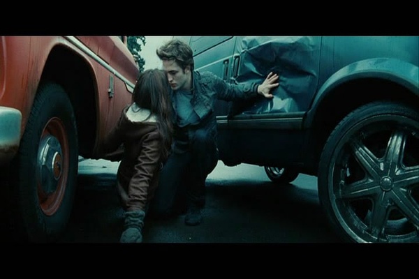 《暮光之城:暮色》:恋上吸血鬼