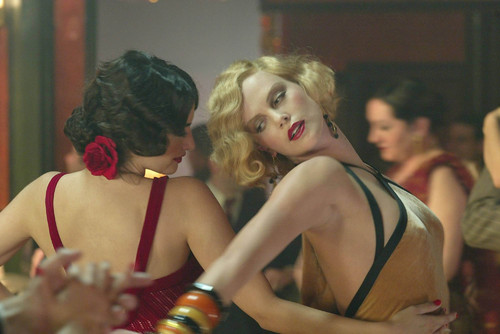 乱世三人行head in the clouds