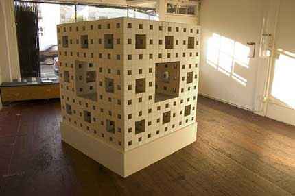 《诡丝》:用科学的眼光来观察灵异现象 非正常人类研究中心 电影