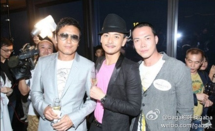 《潜行狙击》最后一集那神秘男子你觉得是? T