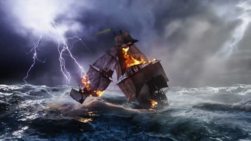 惊险海上火船夜景