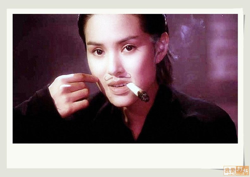 Hold不住啦!几位女星风度翩翩的男儿胡须照!你