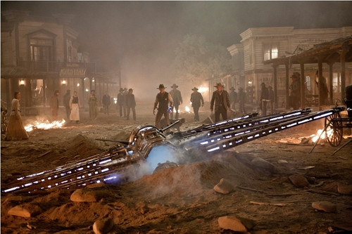 典型‘春晚病患者’---评《牛仔和外星人》