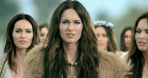 [视频]学不好英语的下场:梅根·福克斯vs迈克尔