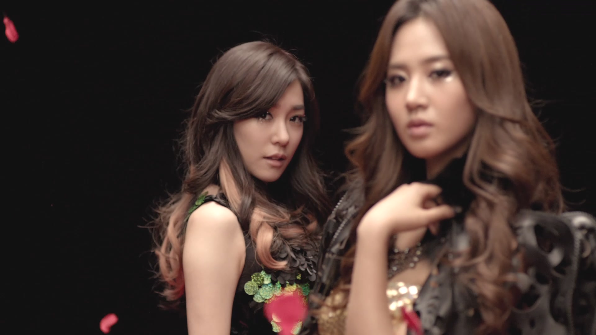 红花中的梦幻--<em>少女时代</em>《<em>the boys</em>》<em>mv</em>赏(附1