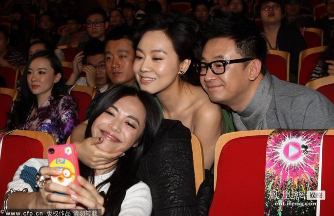 一台颁奖典礼展引发的娱乐圈小帮派~各种神秘