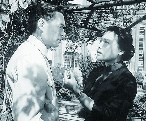 《<em>女篮五号</em>》<em>中国</em>首部体育题材彩色电影 谢晋
