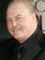 斯泰西·基齐 Stacy Keach