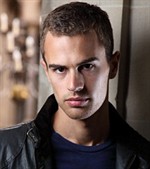 提奥·詹姆斯 theo james