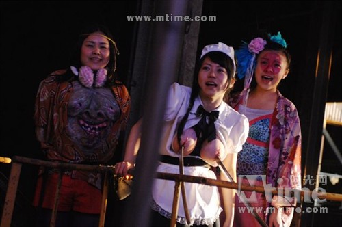 [视频]《机关枪少女》原班人马新作预告 日本三大血腥片导演联手