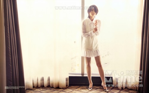 尾曲《lights》(演唱以及作词:信近エリ) l-<em>女同</em>电