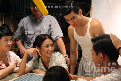 探班《李小龙》 场景考究还原50年代香港风貌