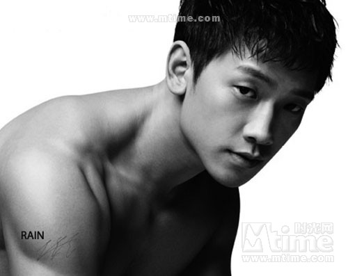 郑智薰人物照片