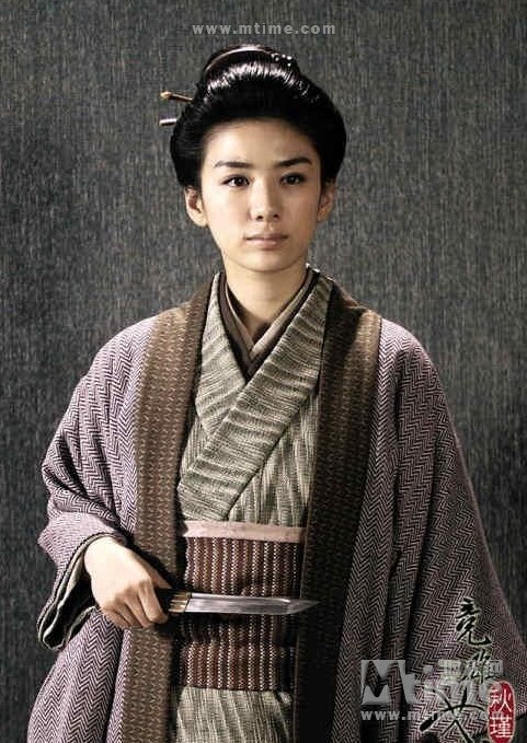 《<em>竞雄女侠--秋瑾</em>》: 烈女当头,侠气风发 红花会