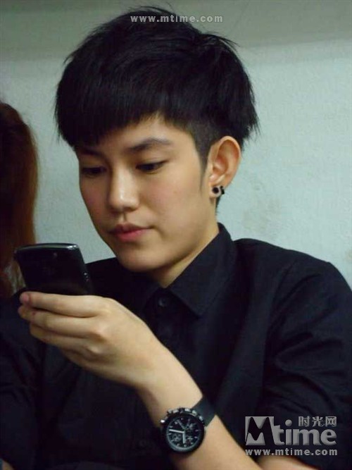 <em>蒂娜·吉塔勒拉女装</em>