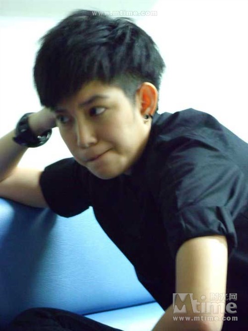 蒂娜吉塔勒拉<em>是男是女</em>_图片大全